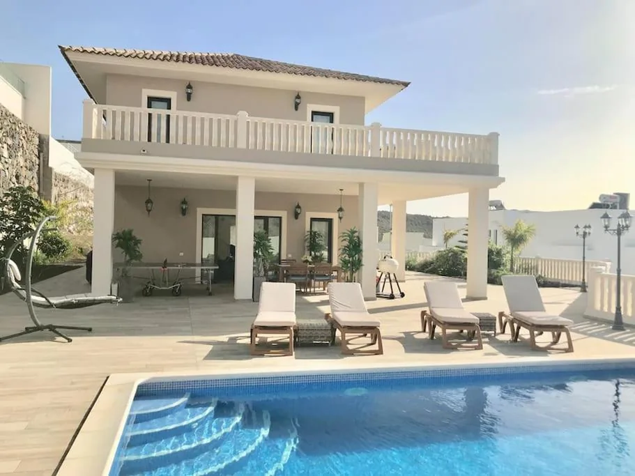 三卧室别墅 — Villa Vista Bella Costa Adeje in ruhiger Villengegend mit Meerblick
