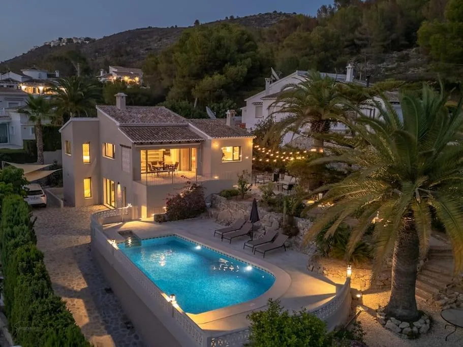 ベッドルーム4室のヴィラ — Villa Vista El Portet
