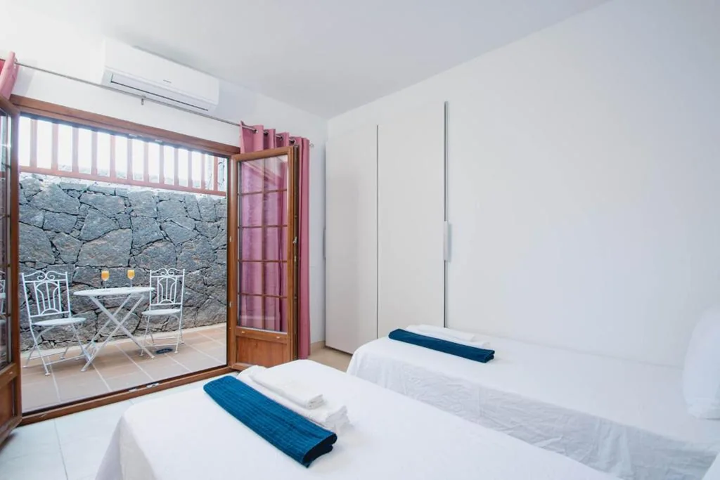Villa Vista Reina - Luxury 6 Bedroom - Heated Pool- Views - Pool Table - Vista Lobos - Playa Blanca