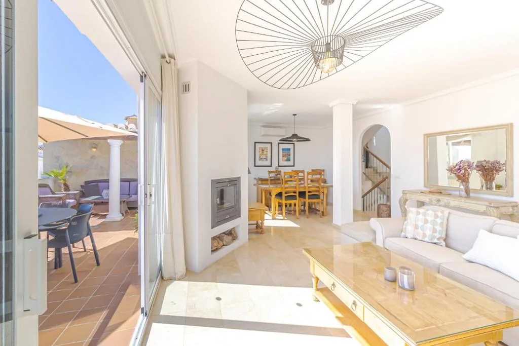 villa vistas al mar