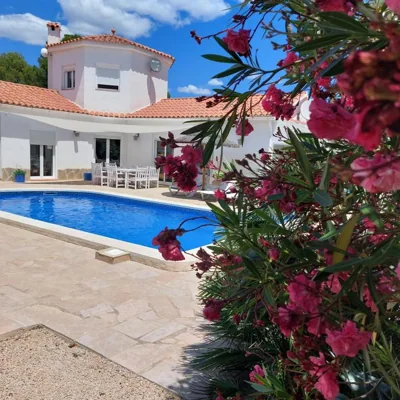 Villa voor 8 personen met zwembad — 写真 10