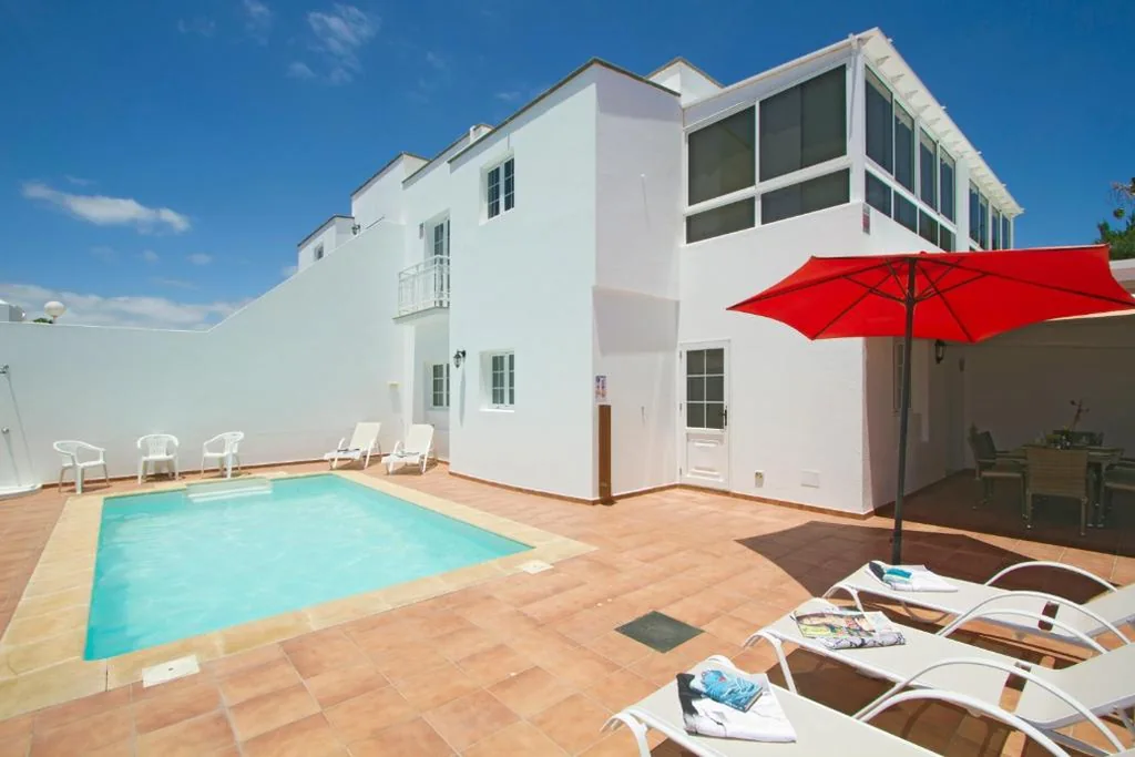 Villa — Villa Webb