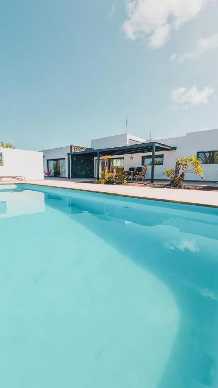 三卧室别墅 — Villa Wind Wave 28A Heated & Shared Pool
