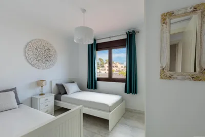 VILLA WITH 4 BEDROOMS AND PRIVATE HEATED POOL — foto 8