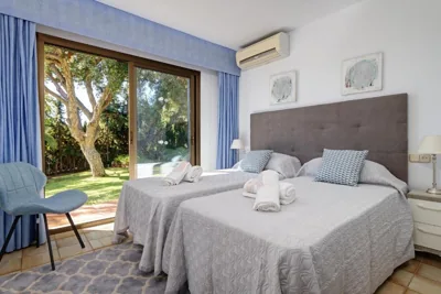 Villa with private pool and garden in Marbella — Foto 2