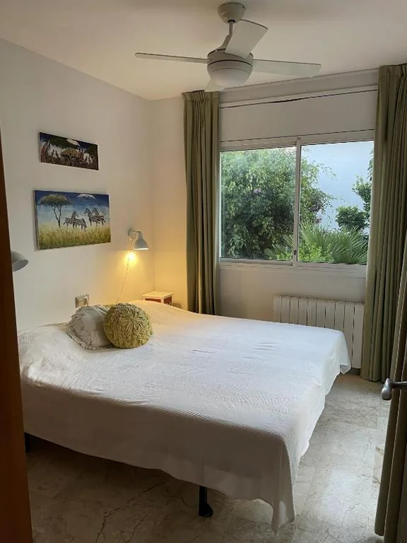 别墅 — Villa with private pool, ocean & mountain views