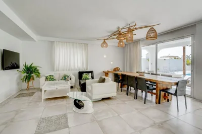 VILLA8 — foto 4