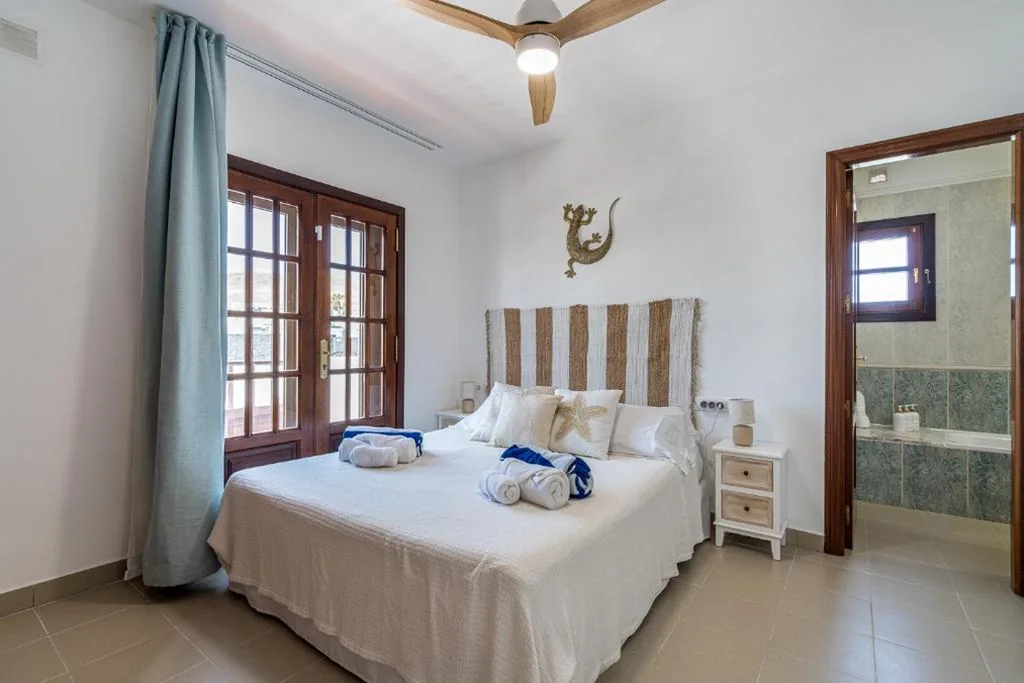 VillaBlanca Mar Private Pool in a Charming Retreat of Serenity