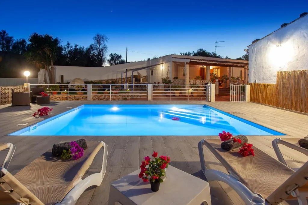 Villa with Private Pool — VillaBlanca