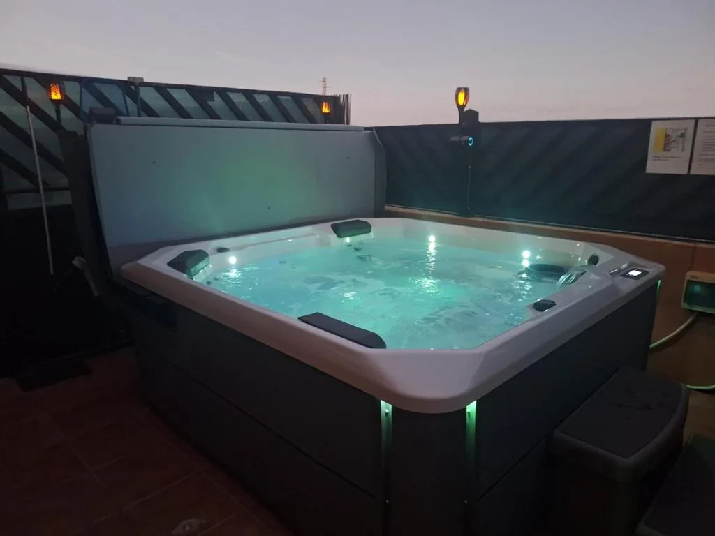 Villadunas - with Luxury Hot Tub and Tiki Roof Top Bar