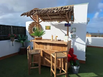 Villadunas - with Luxury Hot Tub and Tiki Roof Top Bar — Foto 7