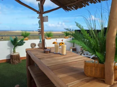 Villadunas - with Luxury Hot Tub and Tiki Roof Top Bar — Foto 8
