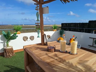 Villadunas - with Luxury Hot Tub and Tiki Roof Top Bar — Foto 9