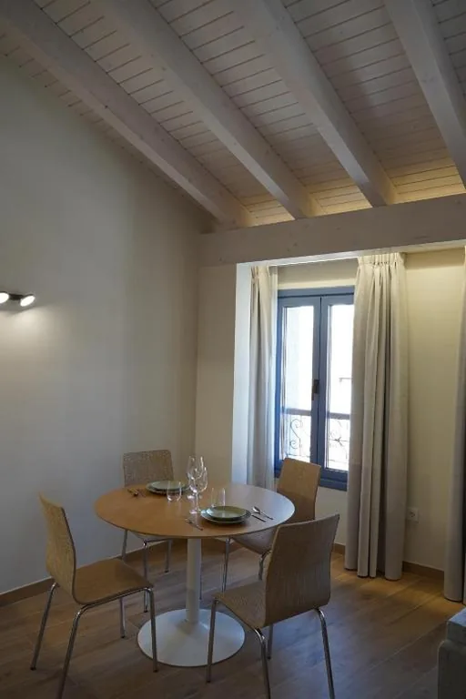 Loftappartement met 1 slaapkamer — VILLAGRADO Suites