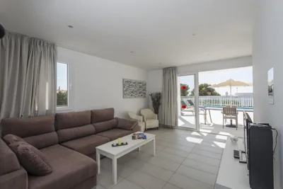 Villas Calan Bosch Tomi by Escape Home — foto 11