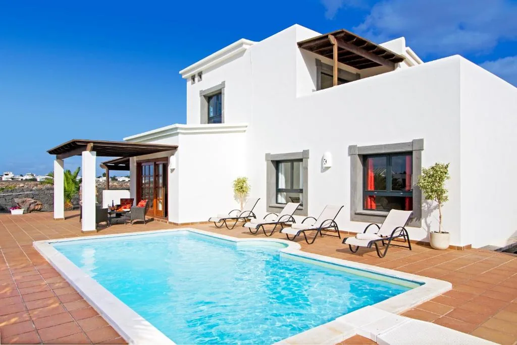 Villa com 3 quartos e piscina privada (6 adultos) — Villas Coral Deluxe