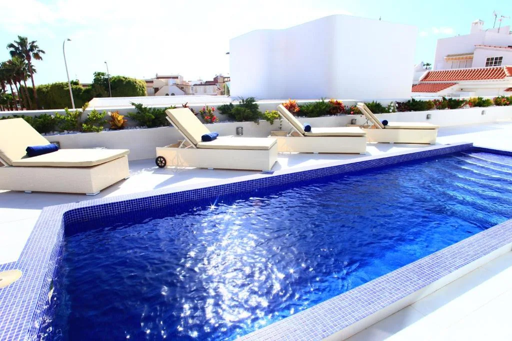 Villa con piscina privada — Villas Flamingo Resort