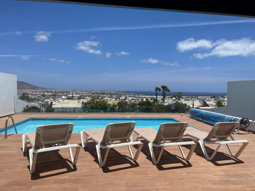 Villa con 3 camere da letto — VILLAS LANZAROTE LOS ALTOS by NEW LANZASUITES Villa CASSIDELL