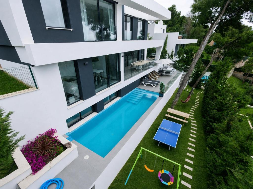 Villas Pinares - Sea,City,Mountain Views, Gym SaltPool BBQ - Beach 2km, City 5km