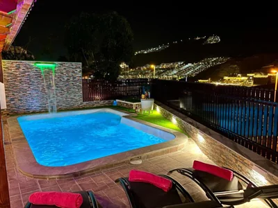 Villas Puerto Rico in front of the shopping center with private heated saltwater pool with jacuzzi function & arcade games — foto 8