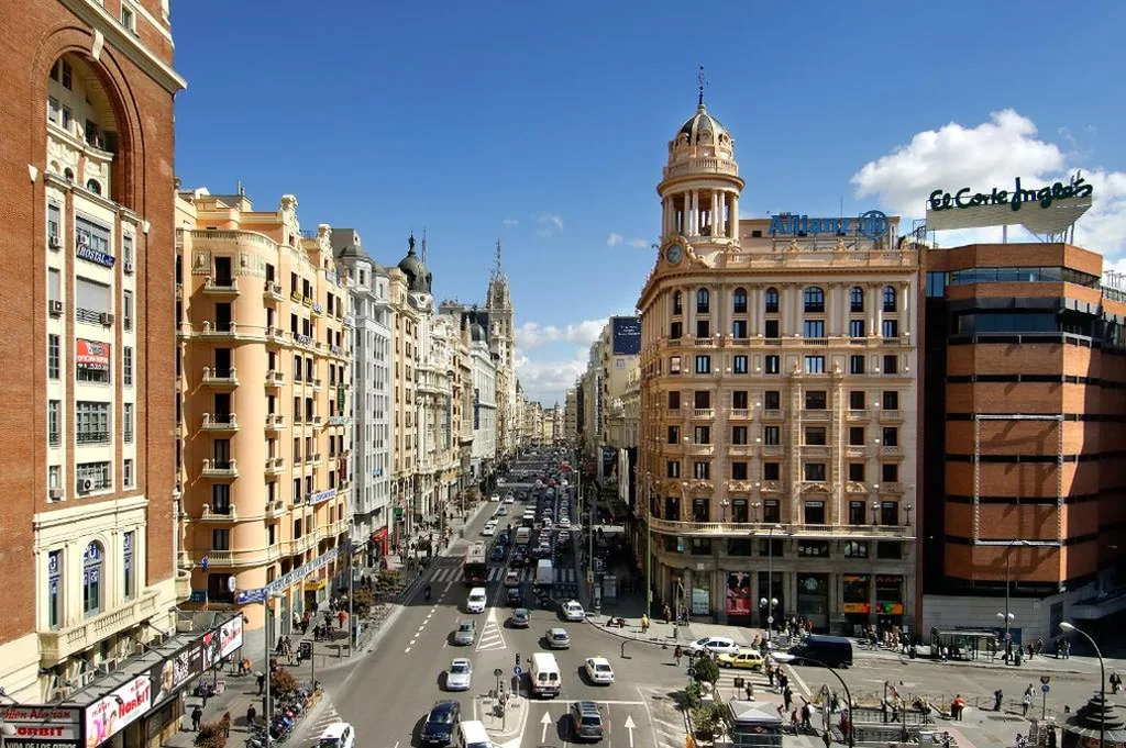 Camera Matrimoniale Deluxe con vista sulla Gran Vía — Vincci Capitol