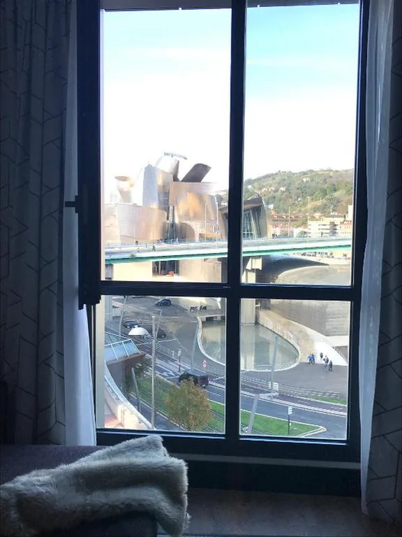 Junior suite met uitzicht op het Guggenheim (3 volwassenen) — Vincci Consulado de Bilbao