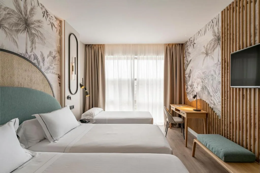 Habitación Vincci con cama supletoria — Vincci Maritimo