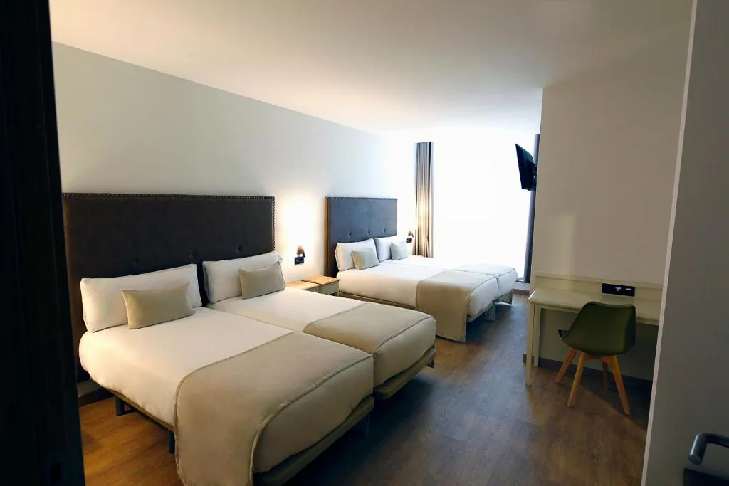 デラックス4人部屋 — VISTALEGRE Hotel-Spa