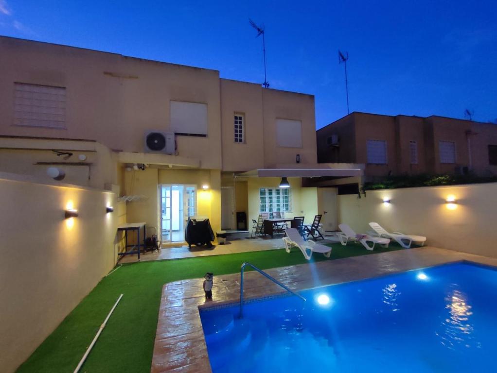VIVE JEREZ Casa de lujo con piscina y barbacoa en la mejor zona de Jerez de la Frontera
