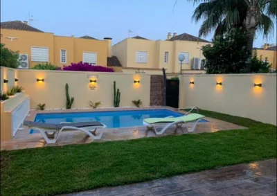 VIVE JEREZ Casa de lujo con piscina y barbacoa en la mejor zona de Jerez de la Frontera — foto 4