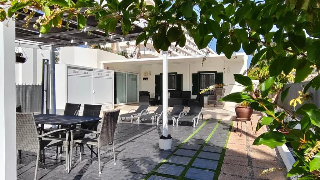Bungalow de 2 dormitorios — Vivelorural Club 14, terraza y piscina