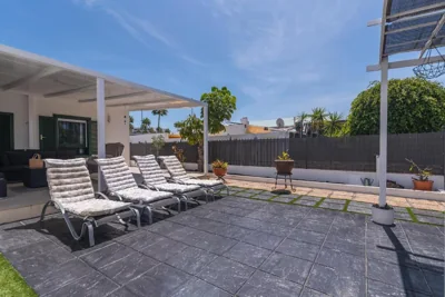 Vivelorural Club 14, terraza y piscina — foto 7