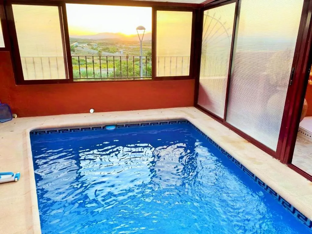 Casa com 3 quartos — Vivienda de estilo rústico con piscina LA GRANÁ