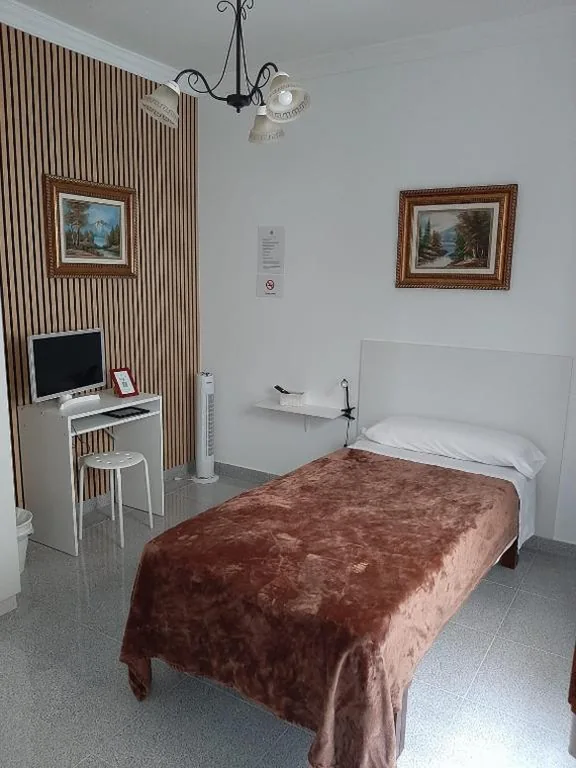 Camera singola con bagno in comune — Vivienda el Timón