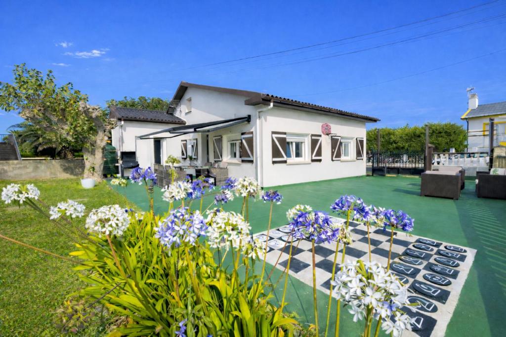 Vivienda Las Catedrales - Piscina Privada - Frente a la playa
