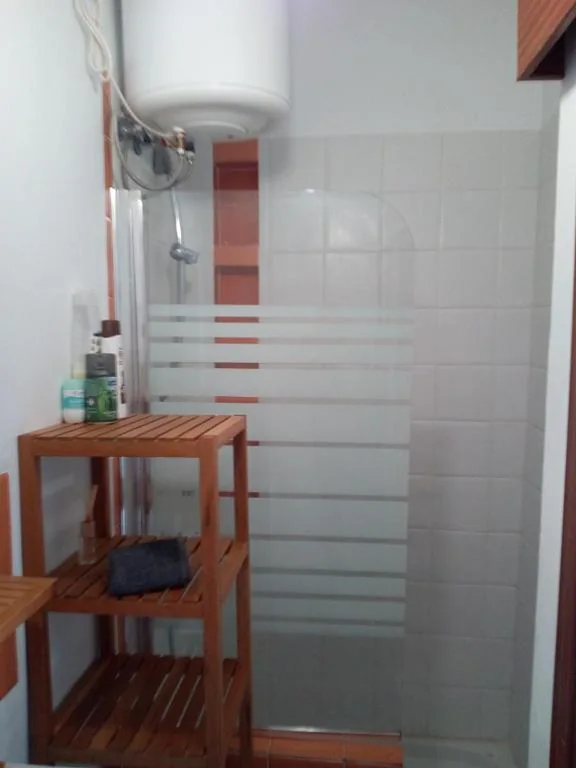 Habitación Doble con baño privado — Vivienda Turística Templo Romano