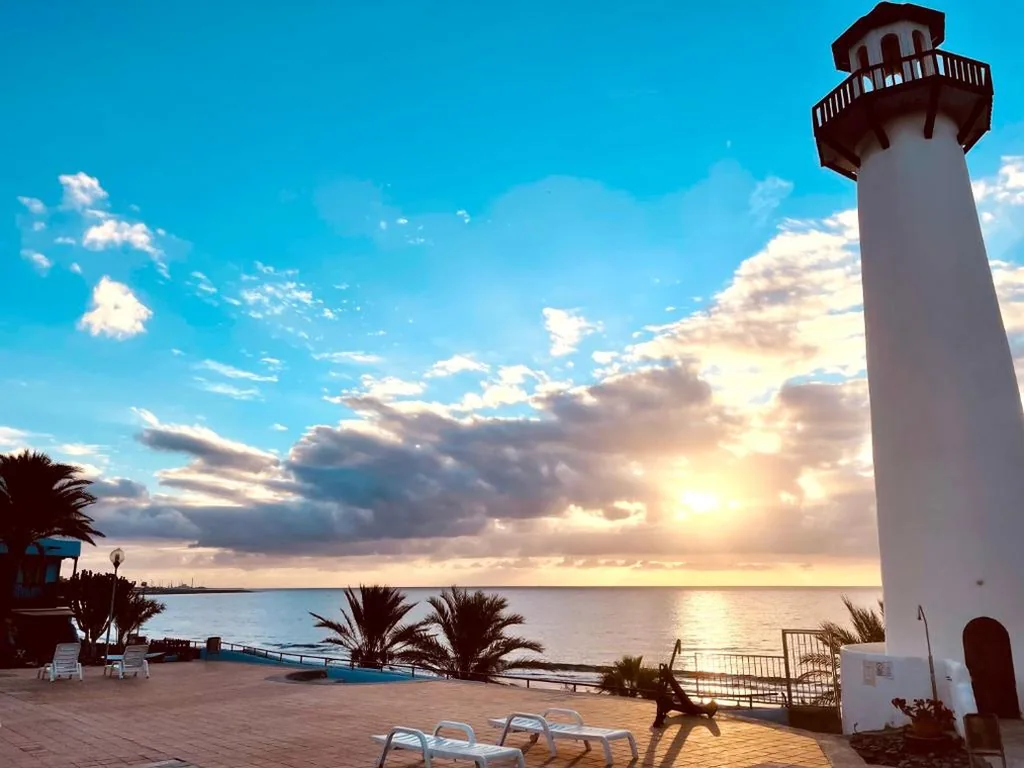 Casa de 3 dormitorios — VIVIENDA ÚNICA EN PRIMERA LÍNEA DE PLAYA