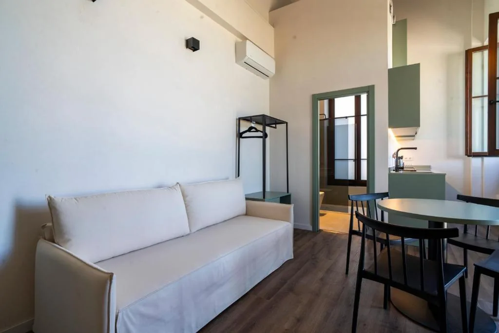 Loft — VLC HOST - Reina 168