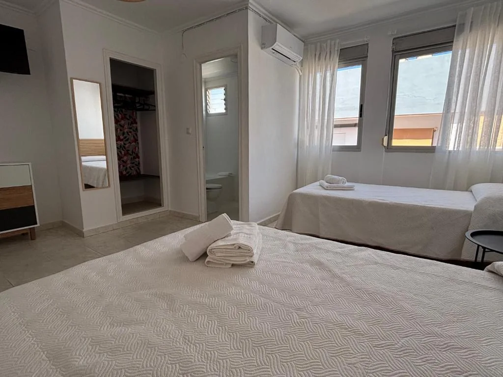 Driepersoonskamer — VMC Rooms