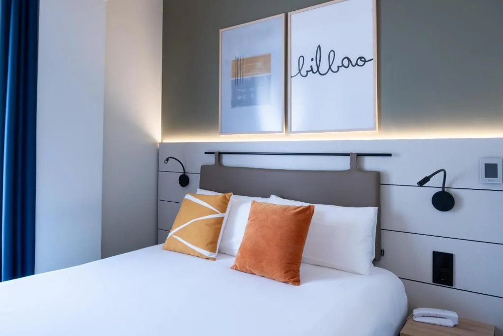 スモールダブルルーム – バリアフリー対応 — voco Bilbao - City by IHG