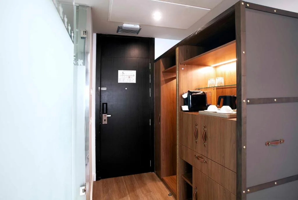 Camera Premium con letto extra-large — voco Madrid - Las Tablas by IHG