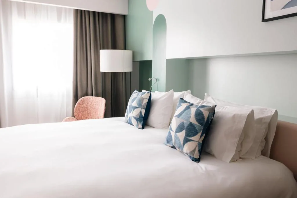 Premium-Zweibettzimmer – 2 Betten — voco Madrid Retiro by IHG