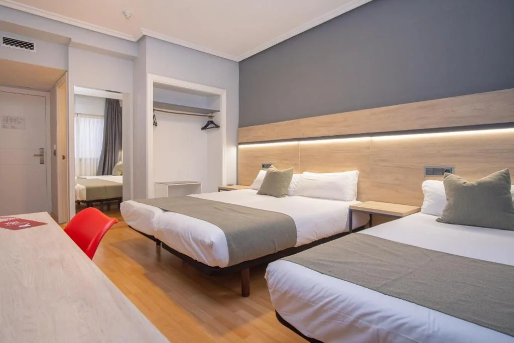 Dreibettzimmer — VTZ Hotel El Príncipe