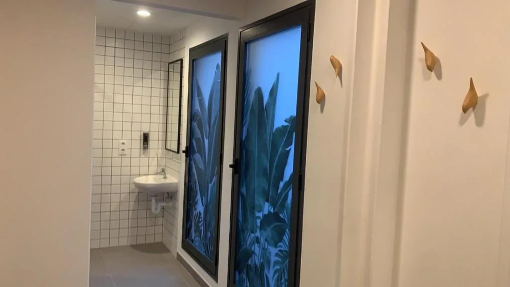 Cama em dormitório partilhado feminino com 6 camas — VTZ The Botanic Hostel