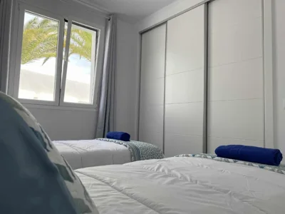 Vuelo, Villa con piscina y barbacoa para disfrutar — Foto 10