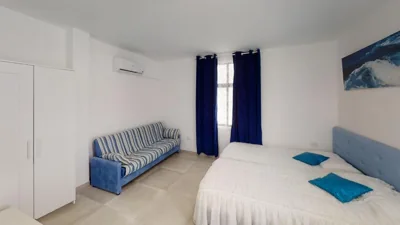 VV Las Buganvillas MASPALOMAS - Cocina y habitaciones con baños privados — foto 12