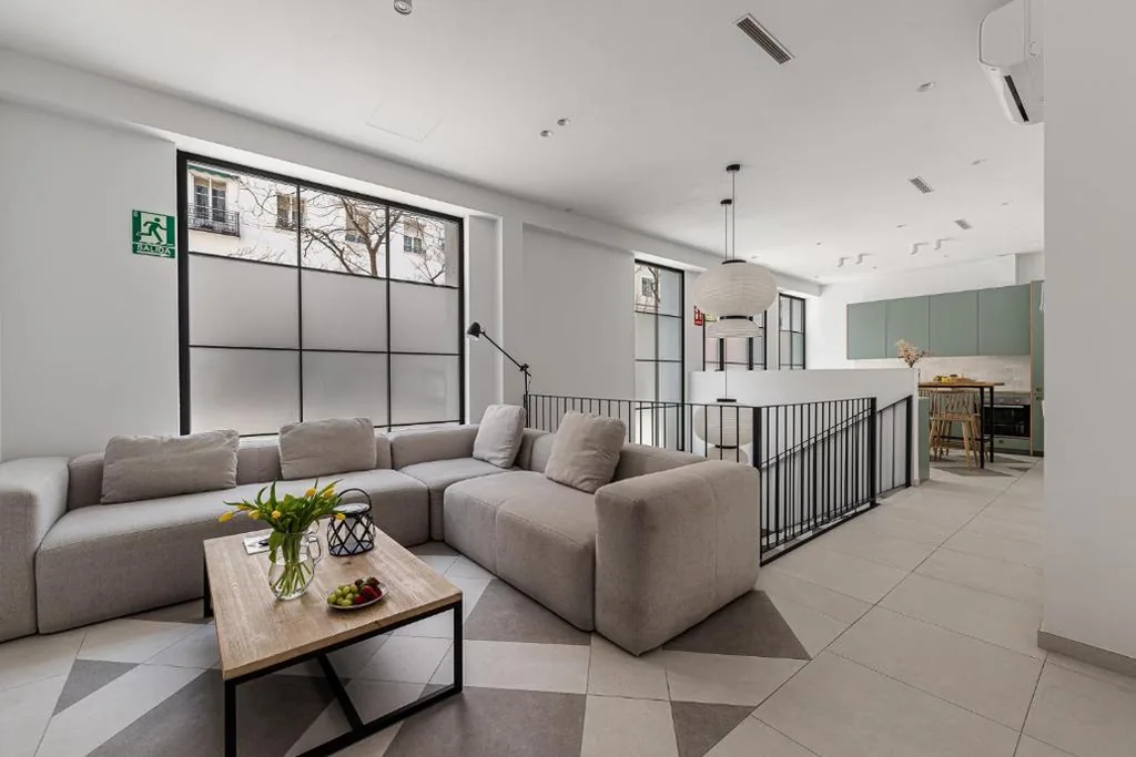 Quarto com cama grande — Waou Urban Home Chamberi