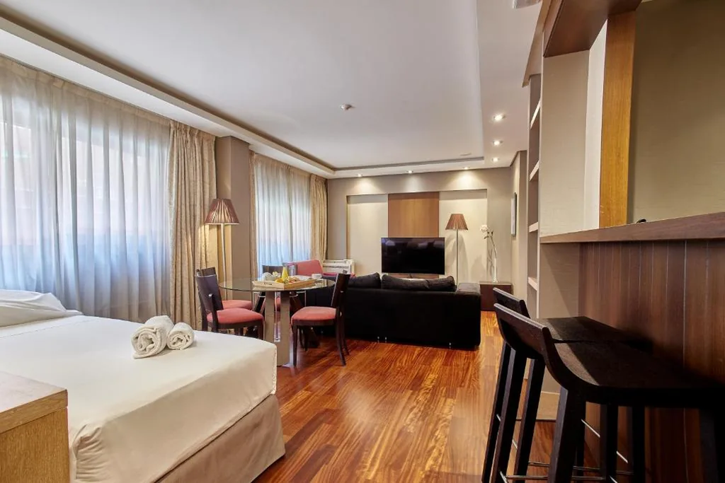 Monolocale Superior (3 adulti) — Washington Parquesol Suites & Hotel