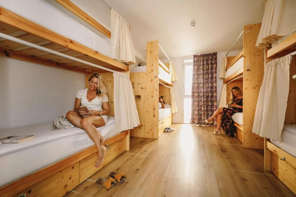 Cama en habitación compartida de 8 camas — We Hostel Palma - Albergue