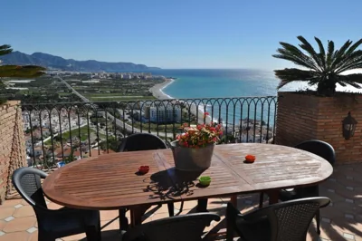 Welcome Inn Nerja guest house Luxury Bed & Breakfast — foto 7